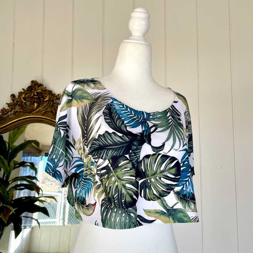 Leaf Print Cropped T-shirt